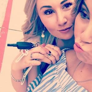 Meet your Posher, Kendra